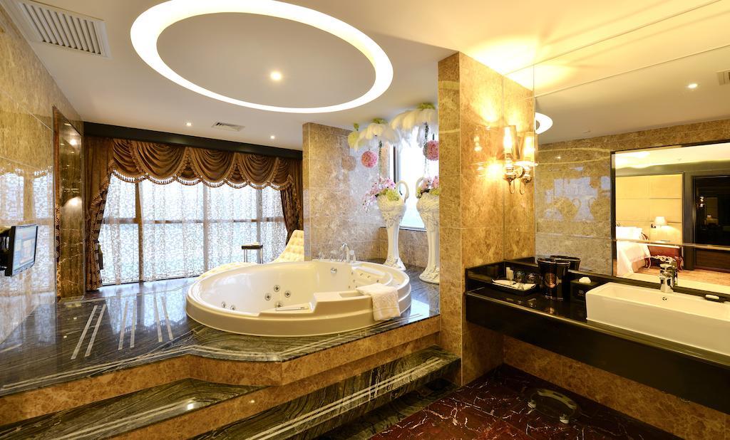 Xiamen Discovery Hotel Room photo